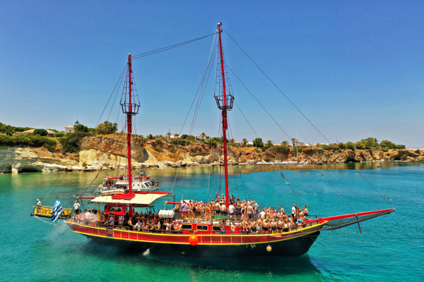 Tours in Kreta - Black Rose Piratencruise von Hersonissos Hafen mit BBQ inklusive
